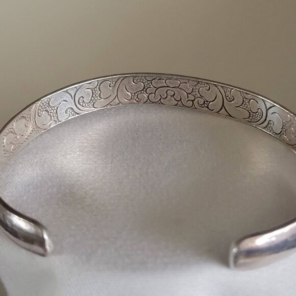 Vintage Sterling Silver Etched Dragon & Cloud Slim Cuff Bracelet - Picture 3 of 5